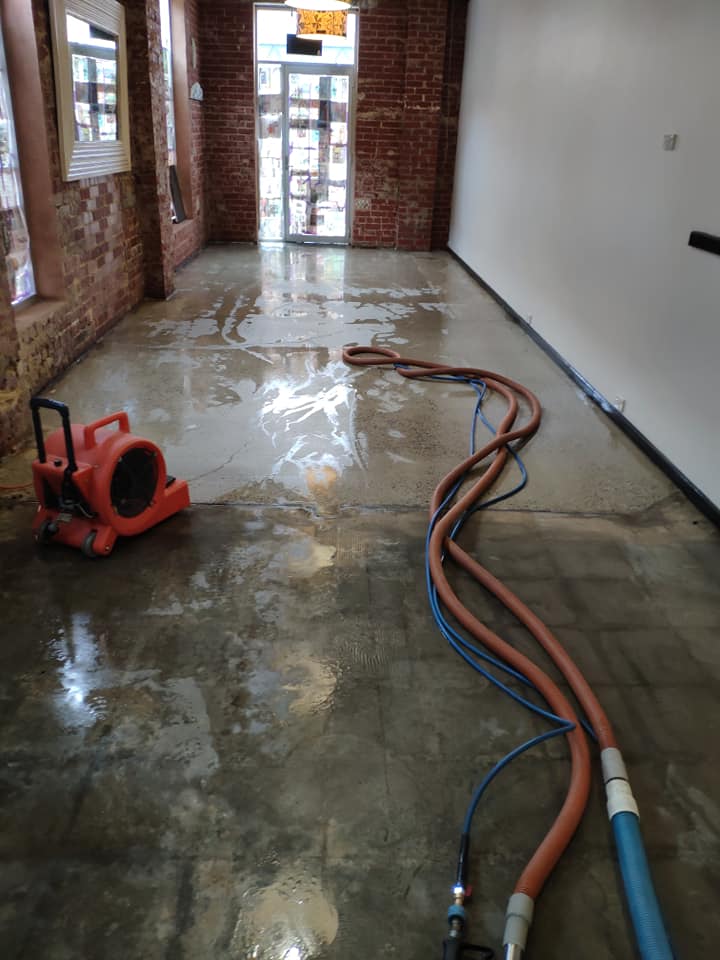 clean water damaged floors